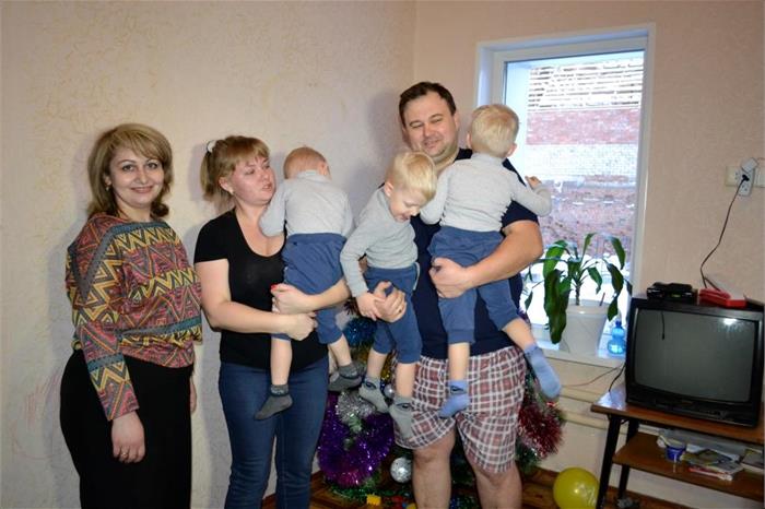 Многодетная семья из Троицка получила новую квартиру