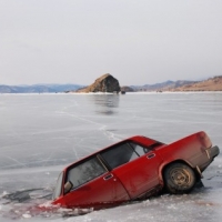 Администрация предупреждает автолюбителей об опасности выезда на лед в зимнее время