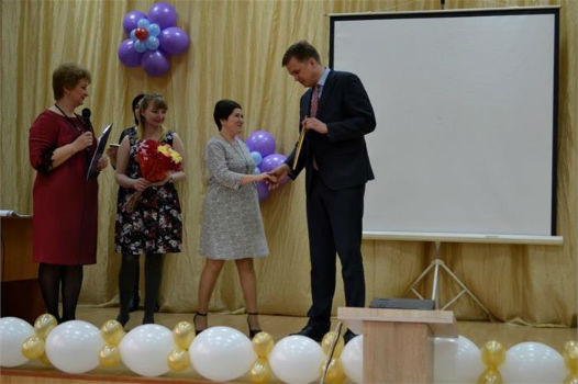 Глава города наградил победителей конкурса Педагог года в дошкольном образовании