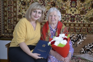 Жительница Троицка Вера Краснихина отметила 95-летний юбилей.