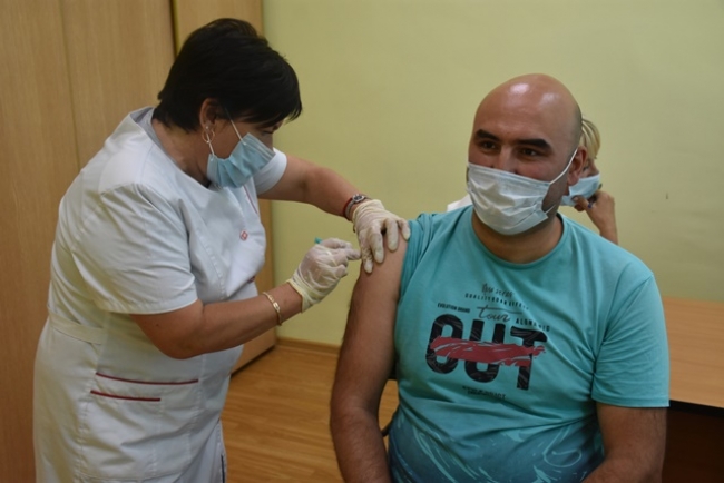 Сотрудники администрации прошли вакцинацию от коронавируса