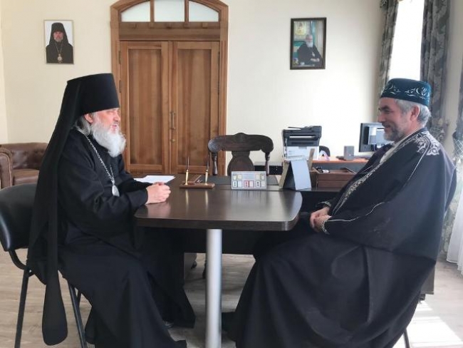 Епископ Троицкий и Южноуральский Пармен встретился с муфтием Челябинской и Курганской областей Ринатом Раевым
