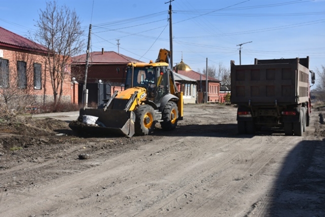 В Троицке продолжается ремонт дорог