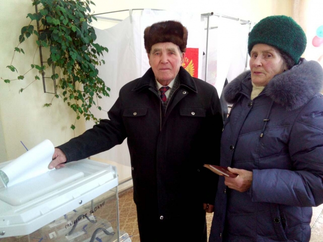 Ветераны педагогического труда Родиковы из Ясных полян проголосовали за достойное будущее России