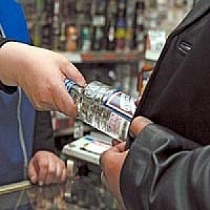 В Троицке полицейские выявили 13 фактов незаконной торговли спиртным