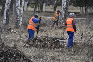 В Троицке дан старт санитарной уборке города от зимнего мусора