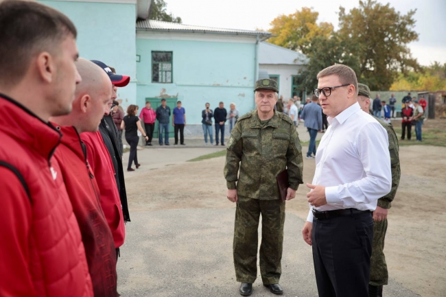 Губернатор Челябинской области Алексей Текслер посетил военный комиссариат в Троицке
