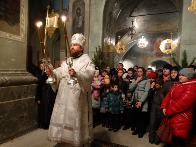 Жители Троицка массово отметили Рождество Христово