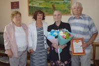 Блокадница и ветеран труда Тамара Урядова к своему 85-летнему юбилею получила почетную грамоту главы города