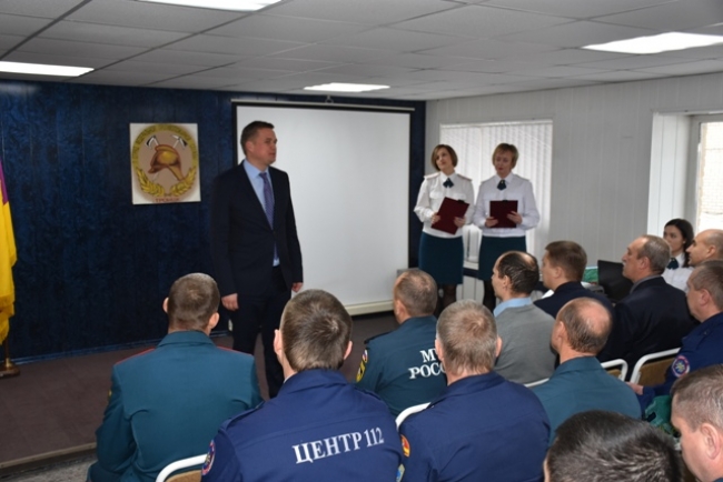 Александр Виноградов поздравил сотрудников МЧС с профессиональным праздником 