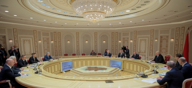 Президент Республики Беларусь Александр Лукашенко провел встречу с губернатором Челябинской области Алексеем Текслером