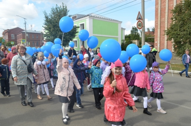 В Троицке прошел юбилейный парад первоклассников