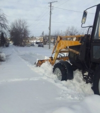 В городе продолжают уборку дорог и вывоз снега