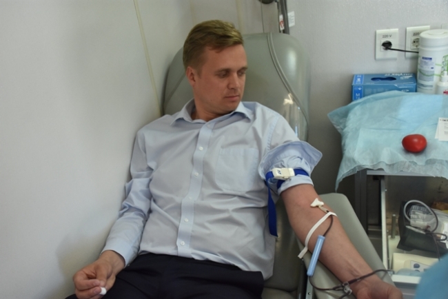 Александр Виноградов вместе с троичанами сдал кровь в День донора