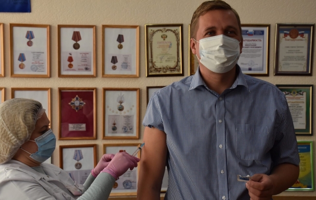 Александр Виноградов прошел вакцинацию от гриппа