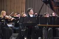 В Троицке с успехом прошел концерт всемирно известного пианиста Дениса Мацуева
