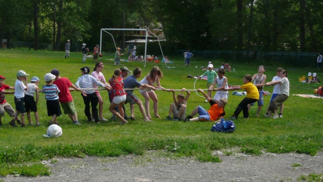 Веселые игры - основное времяпровождение детей летом