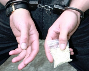 На молодых наркоторговок завели уголовное дело