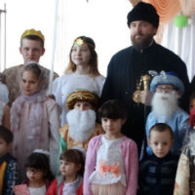 Епископ Григорий поздравил с Рождеством Христовым воспитанников Центра помощи детям