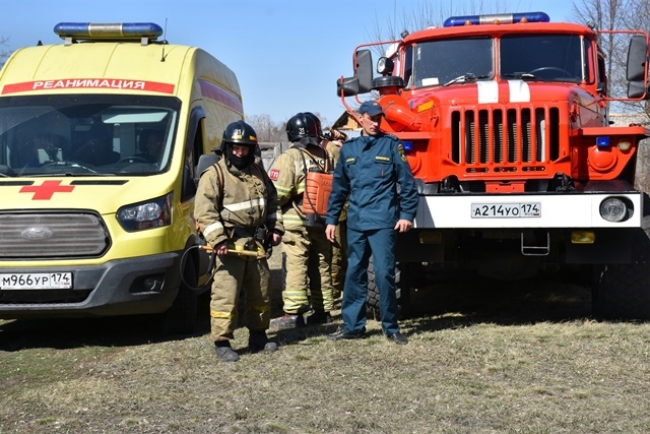 Учебный пожар в поселке Мирный: в Троицке прошла тренировка по гражданской обороне