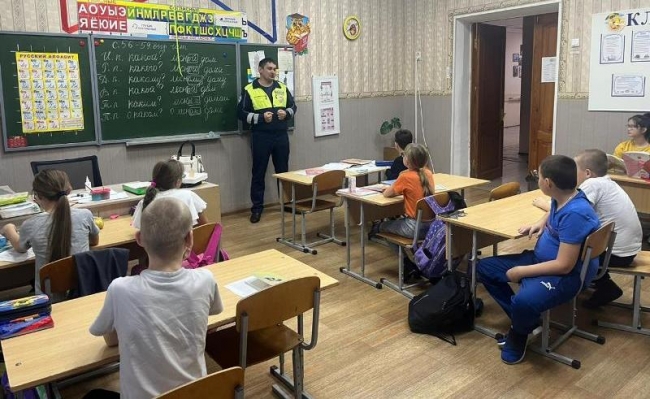 В Троицке инспектор посетил школу - интернат для слабовидящих