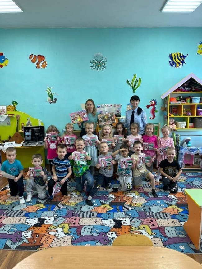 Детский сад Троицка превратился в настоящее Министерство Внутренних дел Российской Федерации