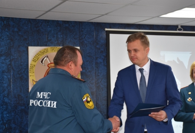 Александр Виноградов поздравил пожарных с профессиональным праздником