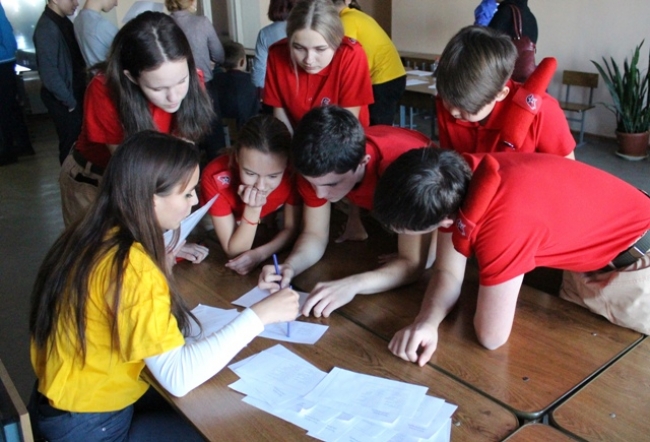 Троицкие школьники приняли участие в квест-игре, приуроченной ко Дню Неизвестного солдата