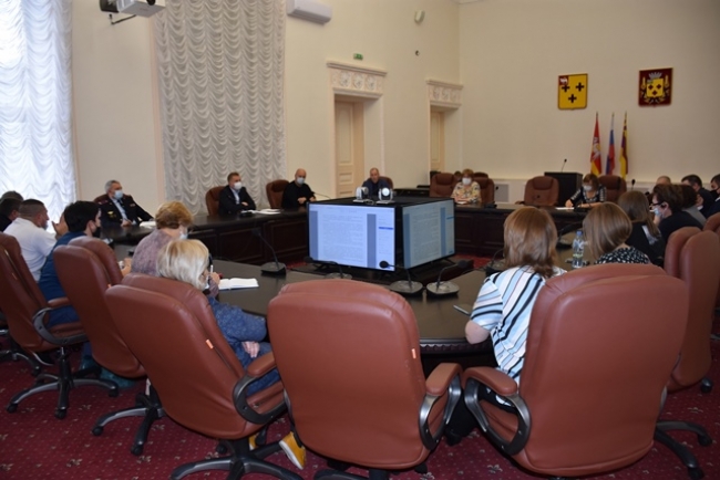 Александр Виноградов провел рабочее совещание с работодателями города по вопросу организации вакцинации от COVID-19