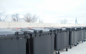 В Троицке устанавливают новые контейнеры для сбора ТКО
