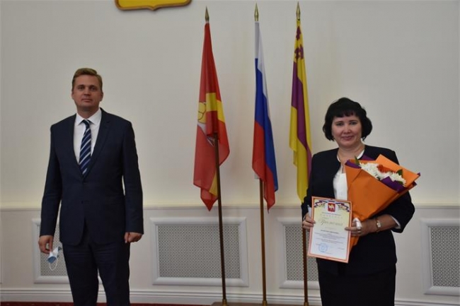 Александр Виноградов поздравил представителей сферы образования с профессиональными праздниками