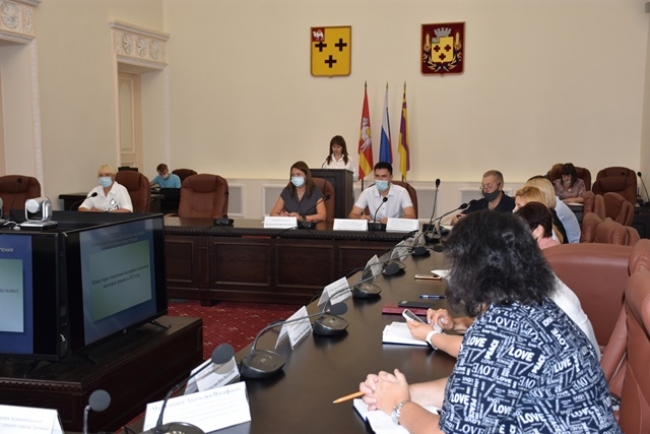 В Троицке обсудили новые меры социальной поддержки отдельных категорий граждан в 2021 году