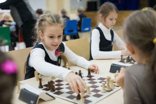 В начальной школе планируется ввести обязательные занятия по изучению игры в шахматы