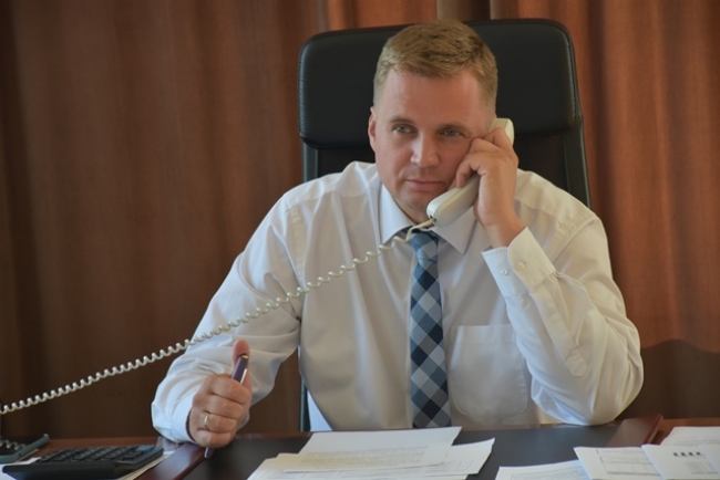 В режим повышенной готовности Александр Виноградов продолжает консультировать граждан по телефону