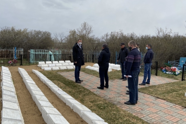 Александр Виноградов проверил подготовку памятных объектов к 9 мая