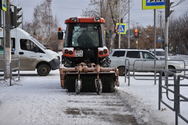 На зимнее содержание городских автомобильных дорог выделено 5,5 млн рублей
