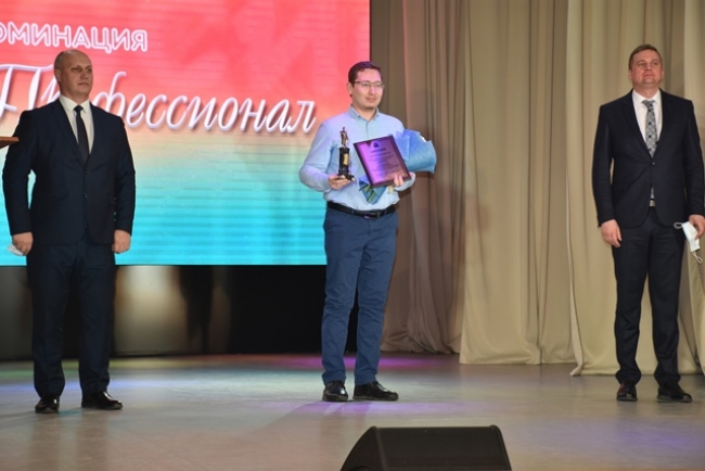 Александр Виноградов и Василий Хасанов вручили ежегодную городскую премию «Человек года»