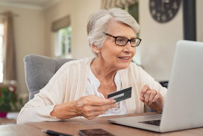 Пенсионерам предлагают отключить онлайн-платежи
