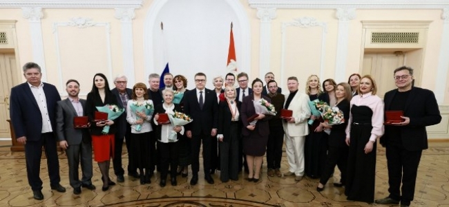 Губернатор Челябинской области Алексей Текслер наградил работников культуры