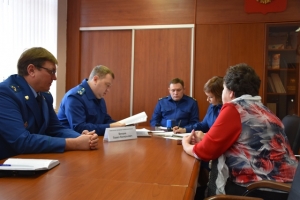 Заместитель прокурора области Павел Вепрев провел личный прием жителей Троицка и Троицкого района