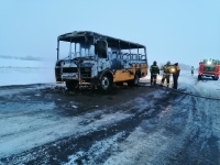 В Троицком районе загорелся школьный автобус