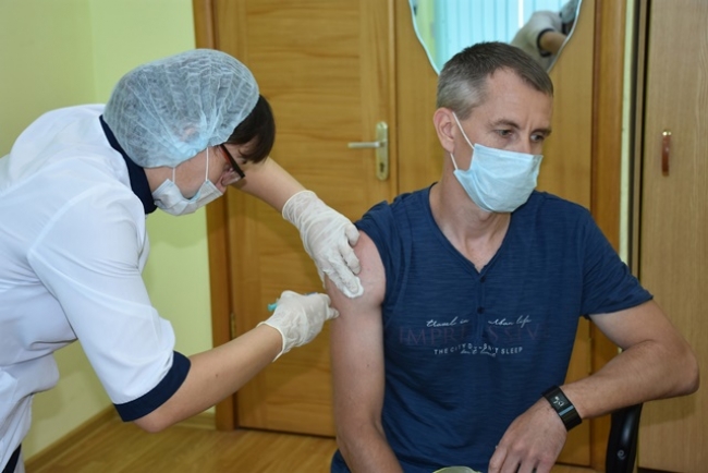 Более 30 сотрудников администрации города прошли вакцинацию от коронавирусной инфекции