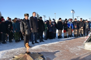 Александр Виноградов вместе с троичанами почтили память неизвестного солдата