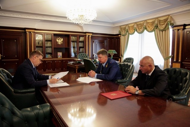 Алексей Текслер и Владимир Дроздецкий подписали соглашение о взаимодействии