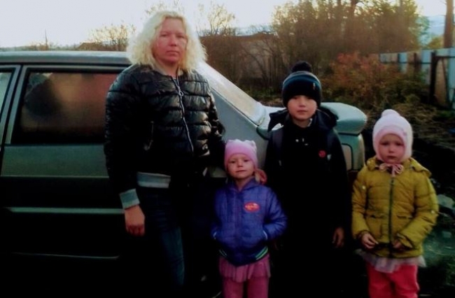 Нина Глинкина с детьми-дошкольниками
