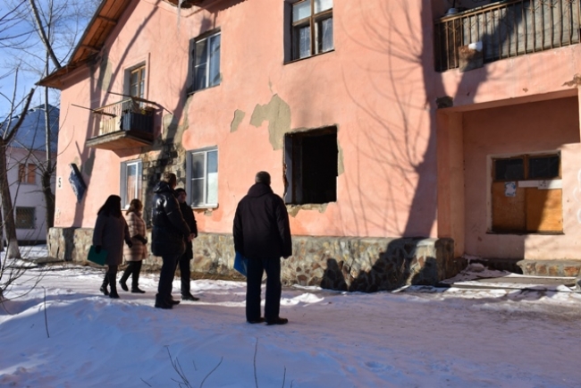 Александр Виноградов встретился с жильцами общежития Монтажников, 5,  которое было признано аварийным