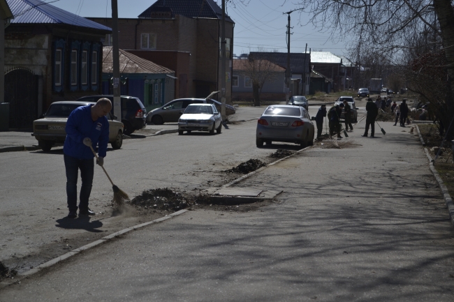 На улицах Троицка прошли массовые уборки