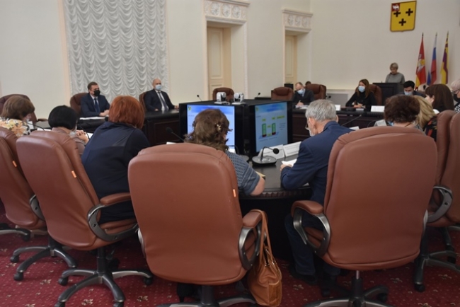 На расширенном аппаратном совещании представили отчет об исполнении бюджета города за девять месяцев