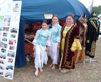 С дочками Алсу и Джамилей на фестивале «Туган Жер»