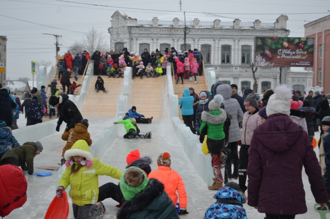 2,5 тысячи троичан пришли на открытие ледовых городков в Троицке